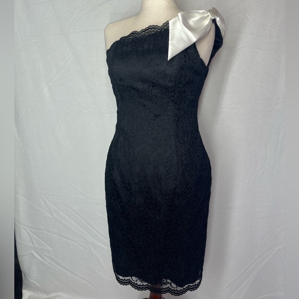 Vintage Elegant Black Lace One-Shoulder Dress